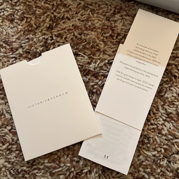 Victoria Beckham Double Bridge V-Line Navigator In Gold-Tortoise- 59mm  $325 New - Picture 13 of 14